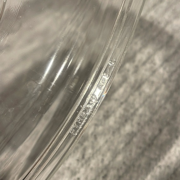 Pyrex Corningware White Glass Baking Dish with Lid 3 Quarts - Picture 2 of 3